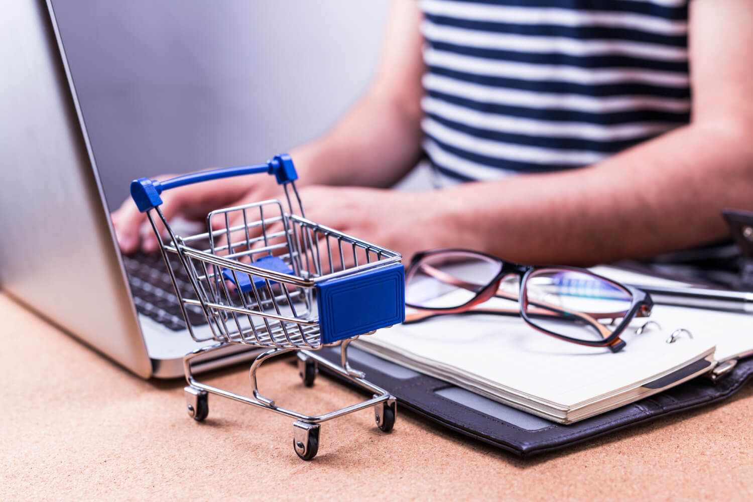 Retail & corporate support 